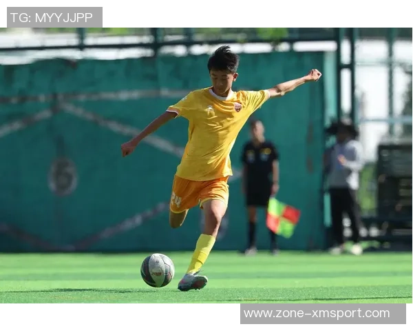 我与足球的缘分：从青涩少年到热血拼搏的成长之路